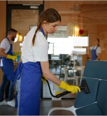 professional-cleaning-service-people-working-together-office (3) (1)