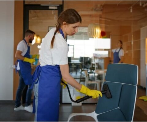 professional-cleaning-service-people-working-together-office (3) (1)
